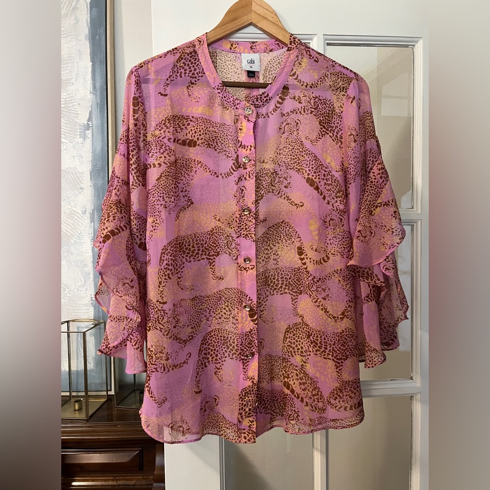 Cabi minx blouse in lilac leopard